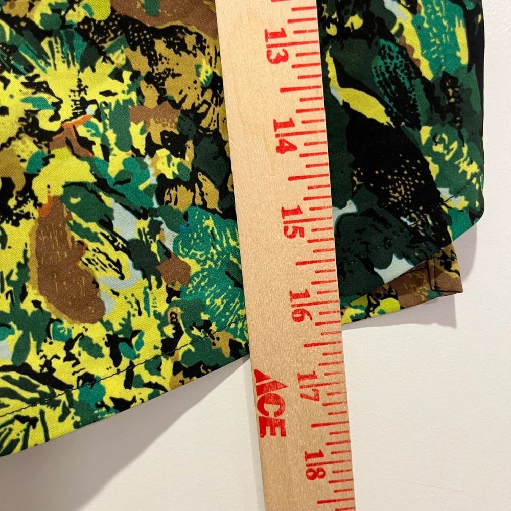 Nike Mens Running Shorts Green Yellow Camo Abstract Print Reflective Large